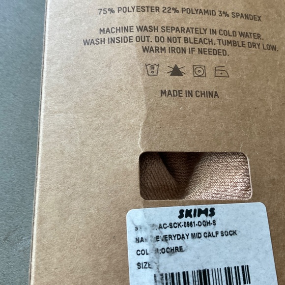 #96 NWT SKIMS EVERYDAY MID CALF SOCK COLOR:ORCHRE SIZE: MEDIUM - Picture 3 of 3